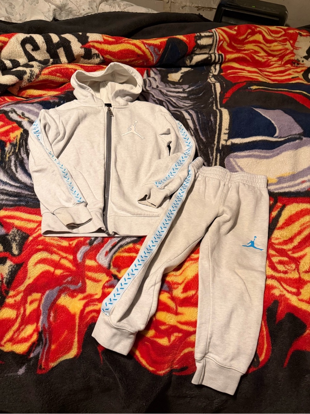 Jordan Kids Light grey Jordan track suit